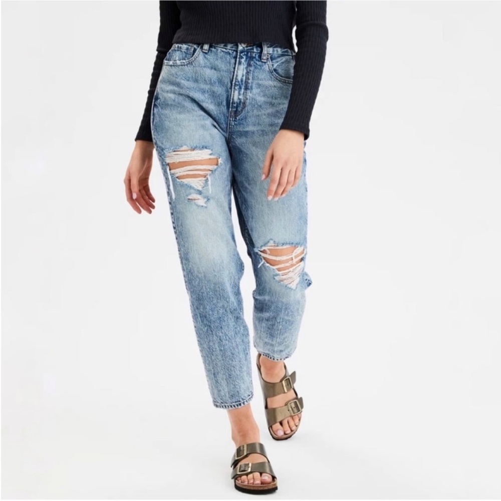 American Eagle Outfitters Light Blue Ripped Jeans